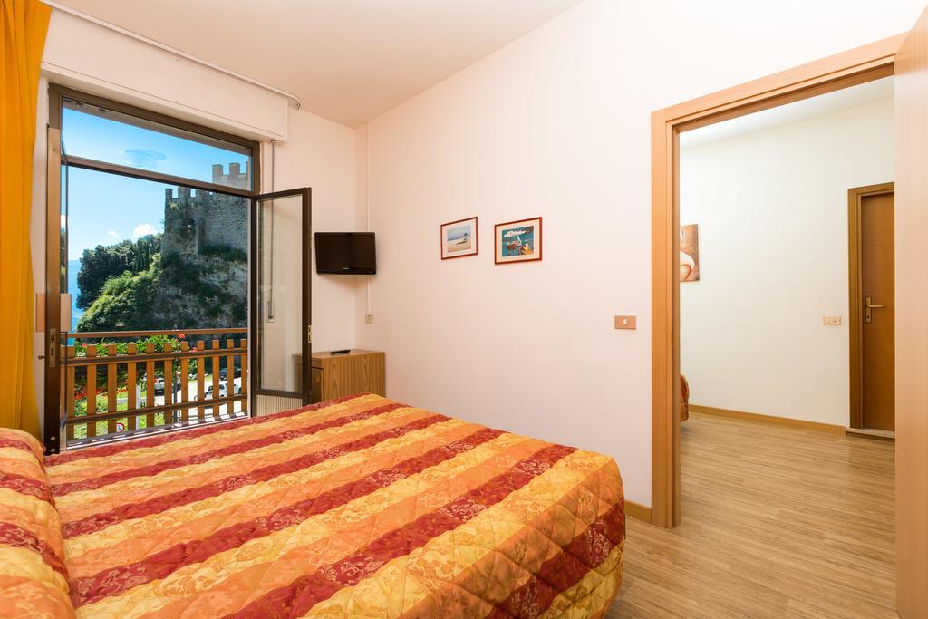 Hotel Antica Croce - Gardaslowemotion 텐노 외부 사진